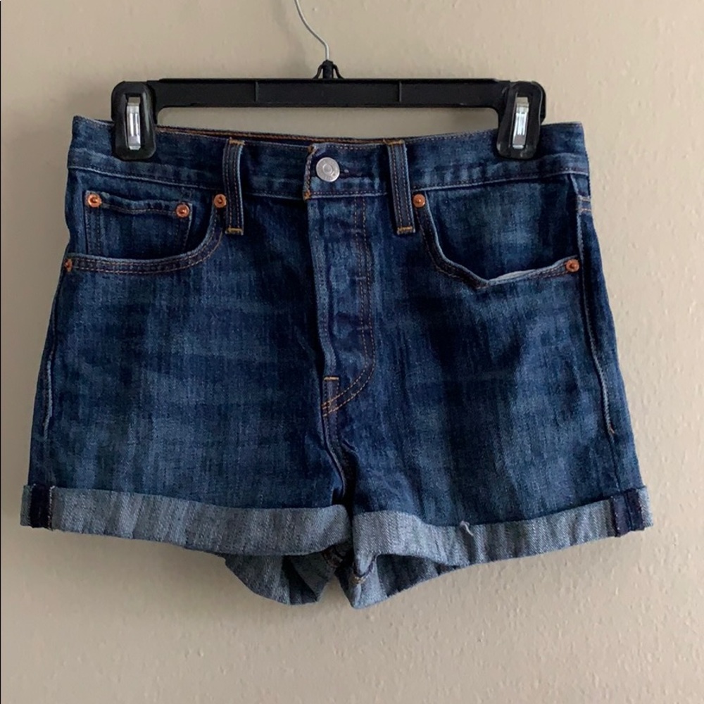Levi’s Wedgie Fit Button Up shorts